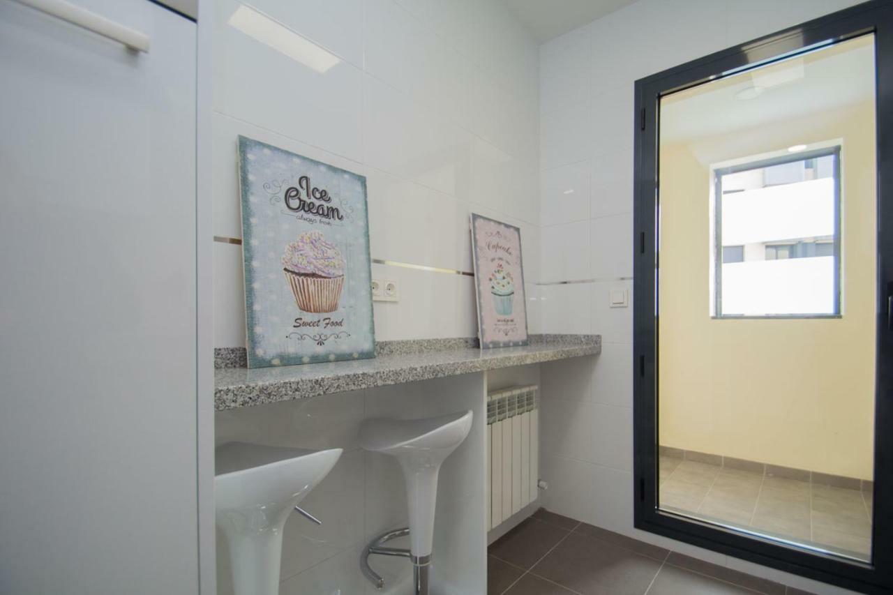 Enjoygranada Arabial 5A - Pool & Free Parking Apartment Exterior photo